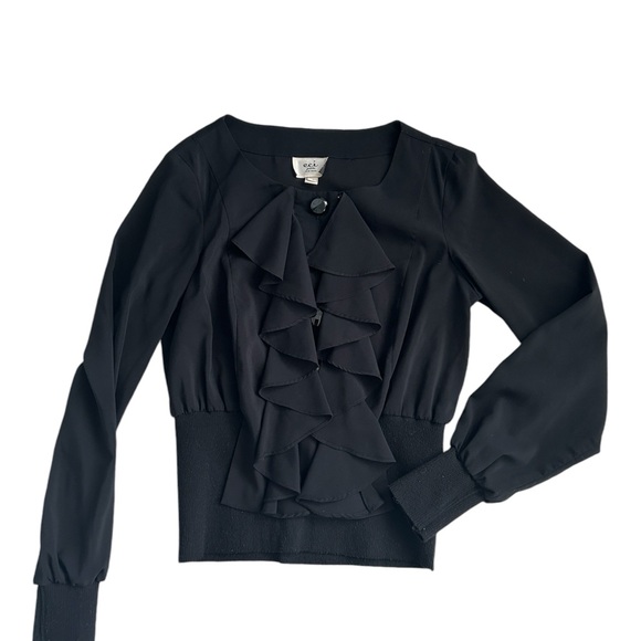 ECI New York Black Top - Ruffle
Front - Long Sleeve - Size Petite 4 - Picture 2 of 4